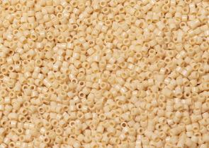 Бисер Япония MIYUKI Delica цилиндрический 11/0 5 г DB1131 груша непрозрачный